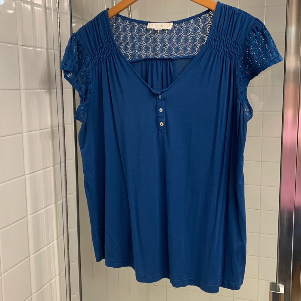 Cap sleeve top